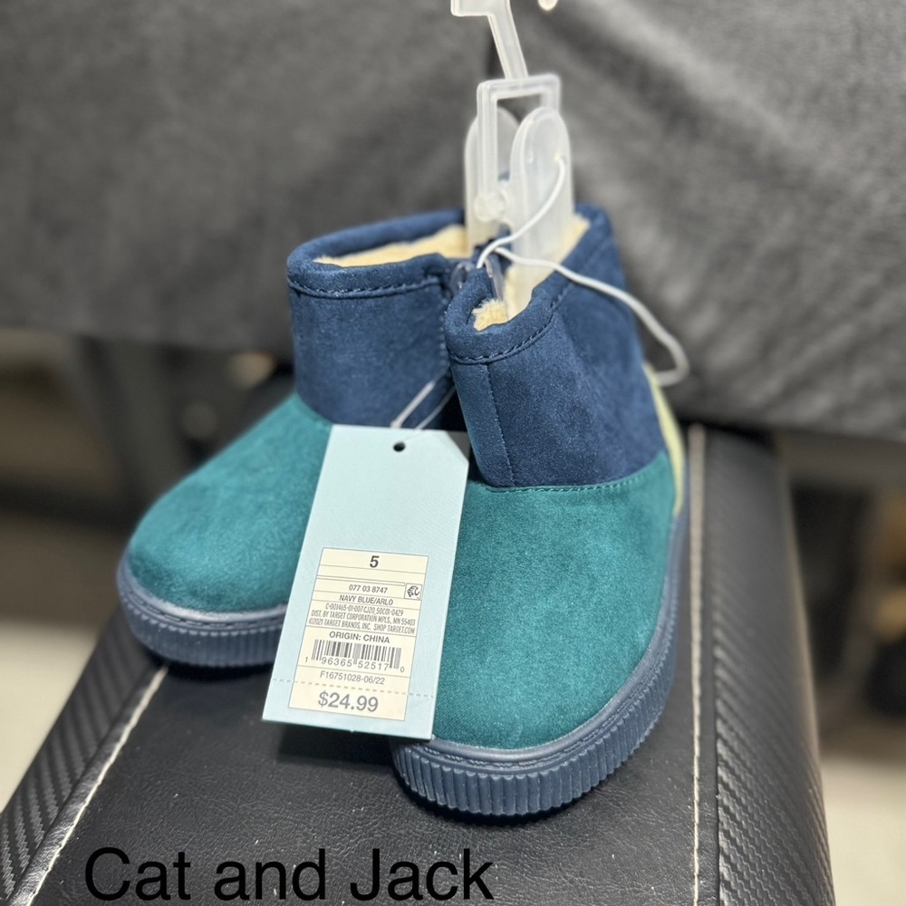 Size 5 Cat & Jack Kids' Teal and Navy Boots